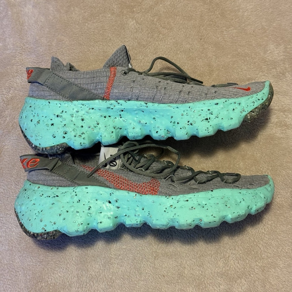 Nike Space Hippie 04 Men's Size 10.5  Green Glow Athletic Sneakers CZ6398-020